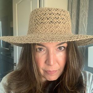 Meet your Posher, Carla